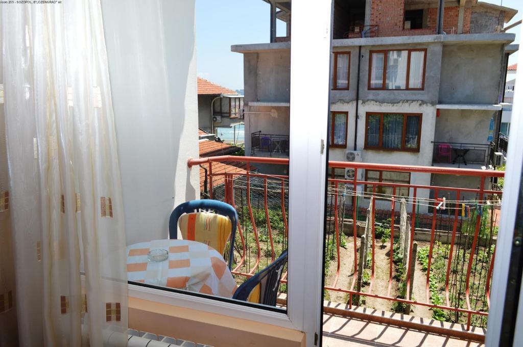 Guest House Mistral Sozopol Quarto foto